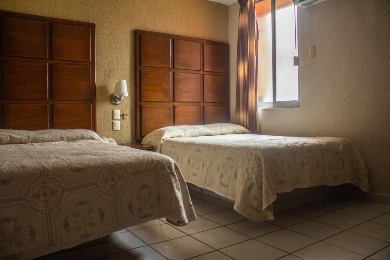 Hotel California Tuxpan  エクステリア 写真